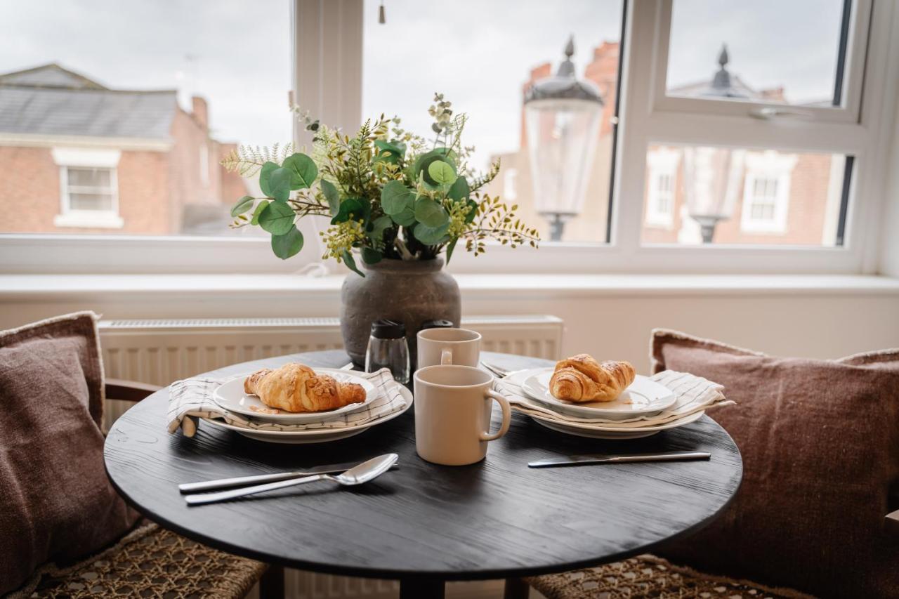 Royal House Stylish Apartments - Chester Extérieur photo