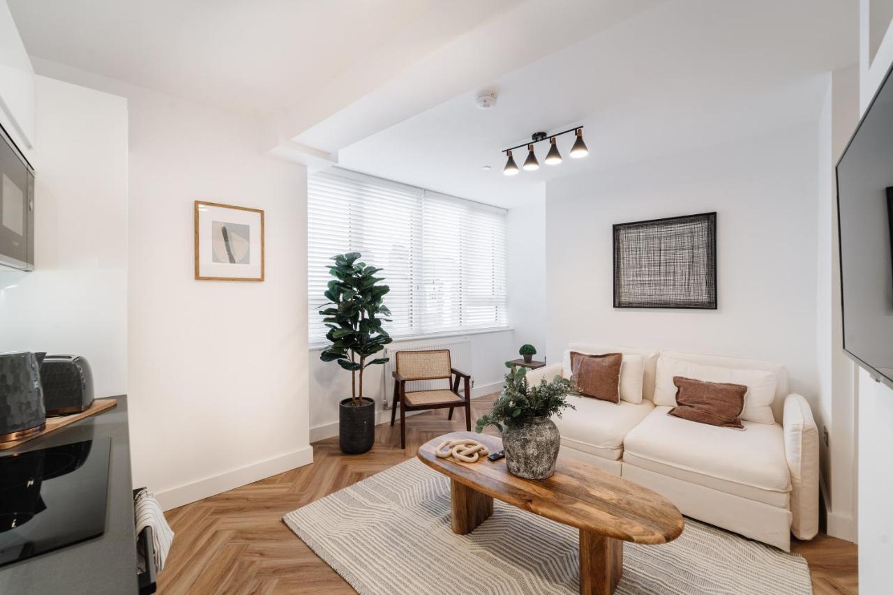 Royal House Stylish Apartments - Chester Extérieur photo