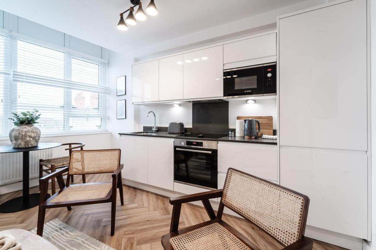 Royal House Stylish Apartments - Chester Extérieur photo