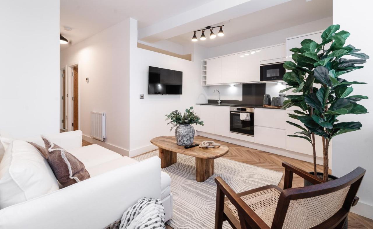 Royal House Stylish Apartments - Chester Extérieur photo