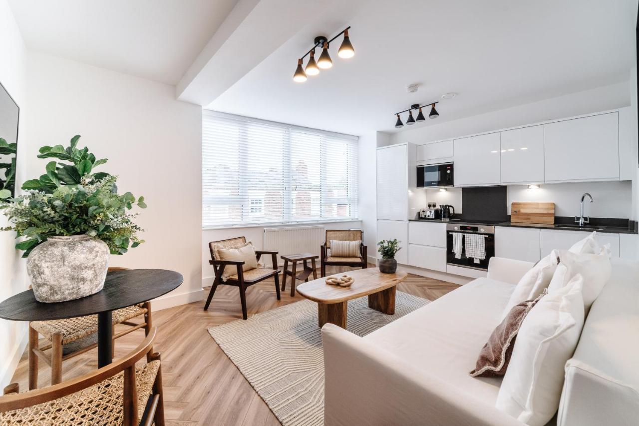 Royal House Stylish Apartments - Chester Extérieur photo